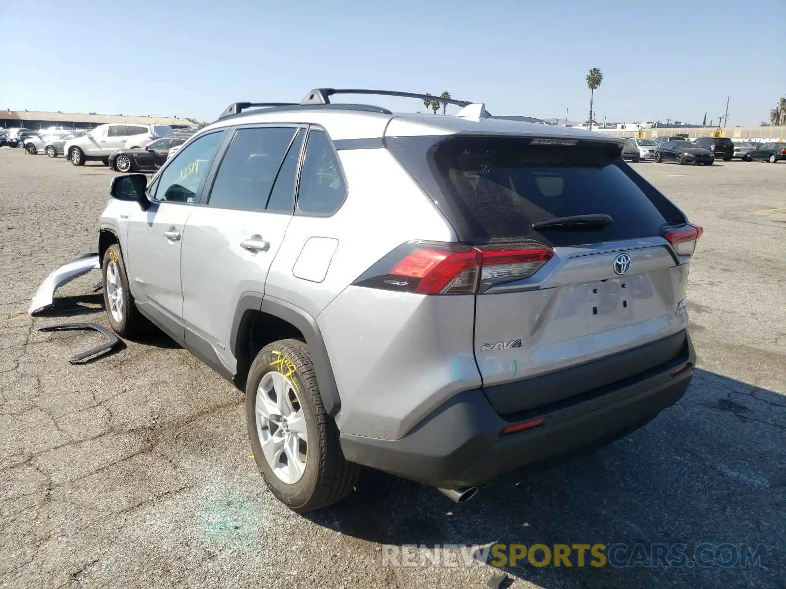 3 Photograph of a damaged car 2T3RWRFV9LW080024 TOYOTA RAV4 2020