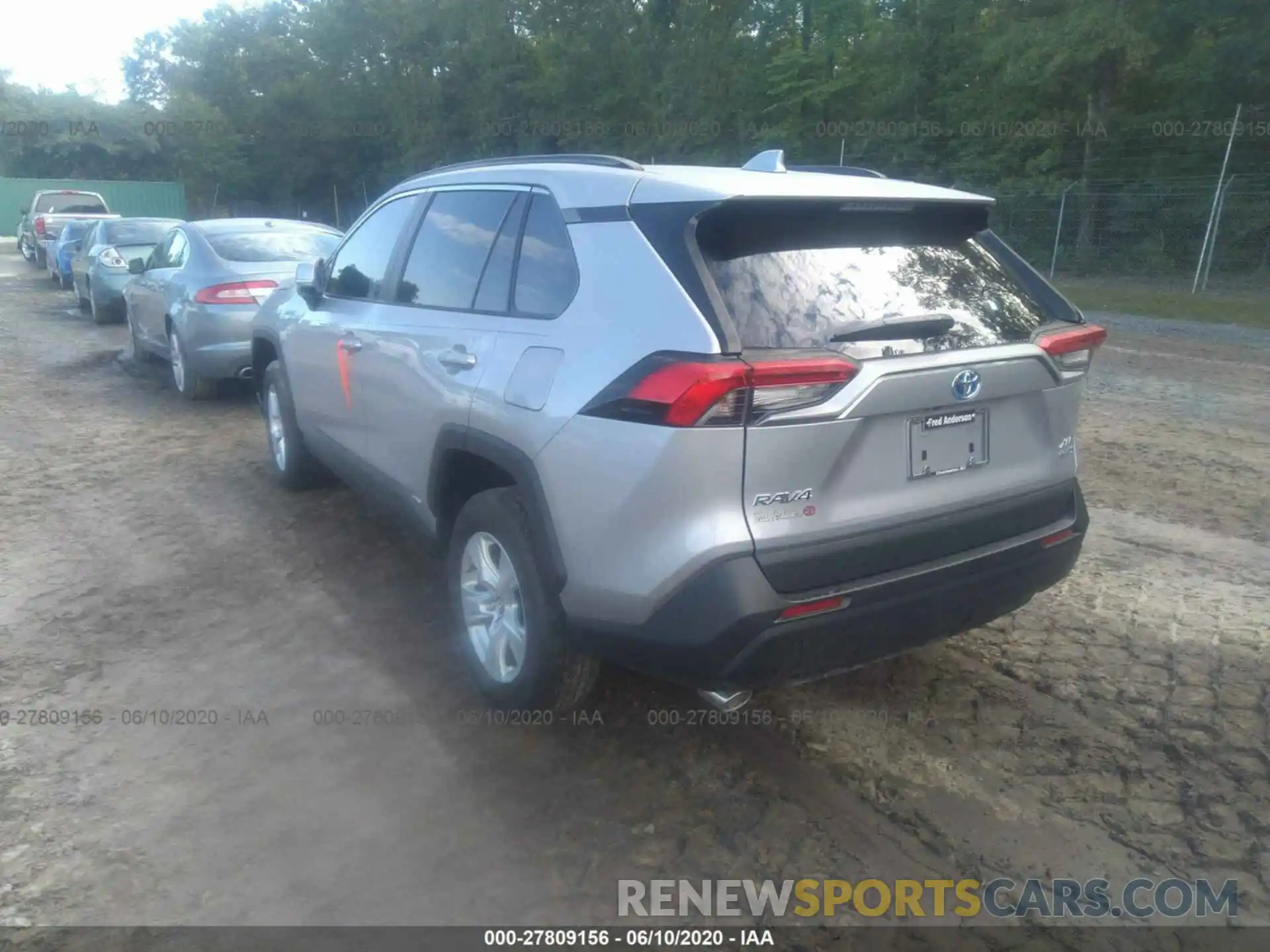 3 Photograph of a damaged car 2T3RWRFV9LW080802 TOYOTA RAV4 2020