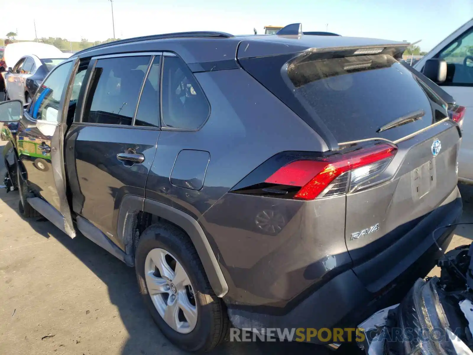 3 Photograph of a damaged car 2T3RWRFV9LW090326 TOYOTA RAV4 2020