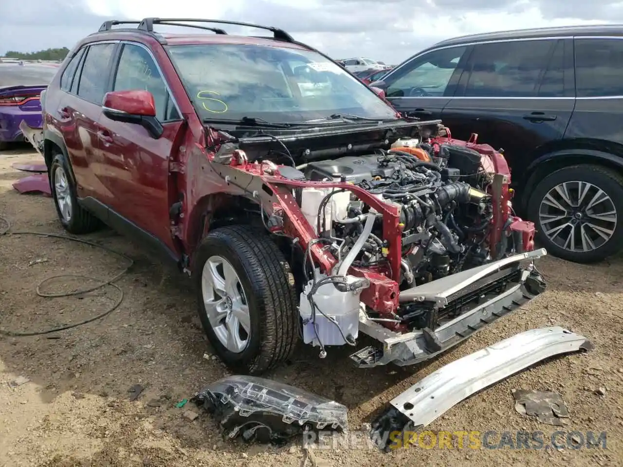 1 Photograph of a damaged car 2T3RWRFV9LW094568 TOYOTA RAV4 2020