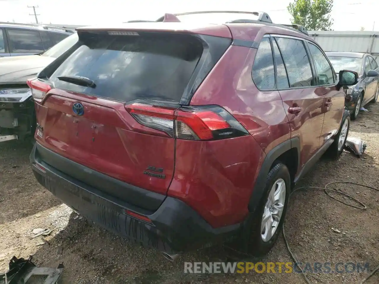 4 Photograph of a damaged car 2T3RWRFV9LW094568 TOYOTA RAV4 2020