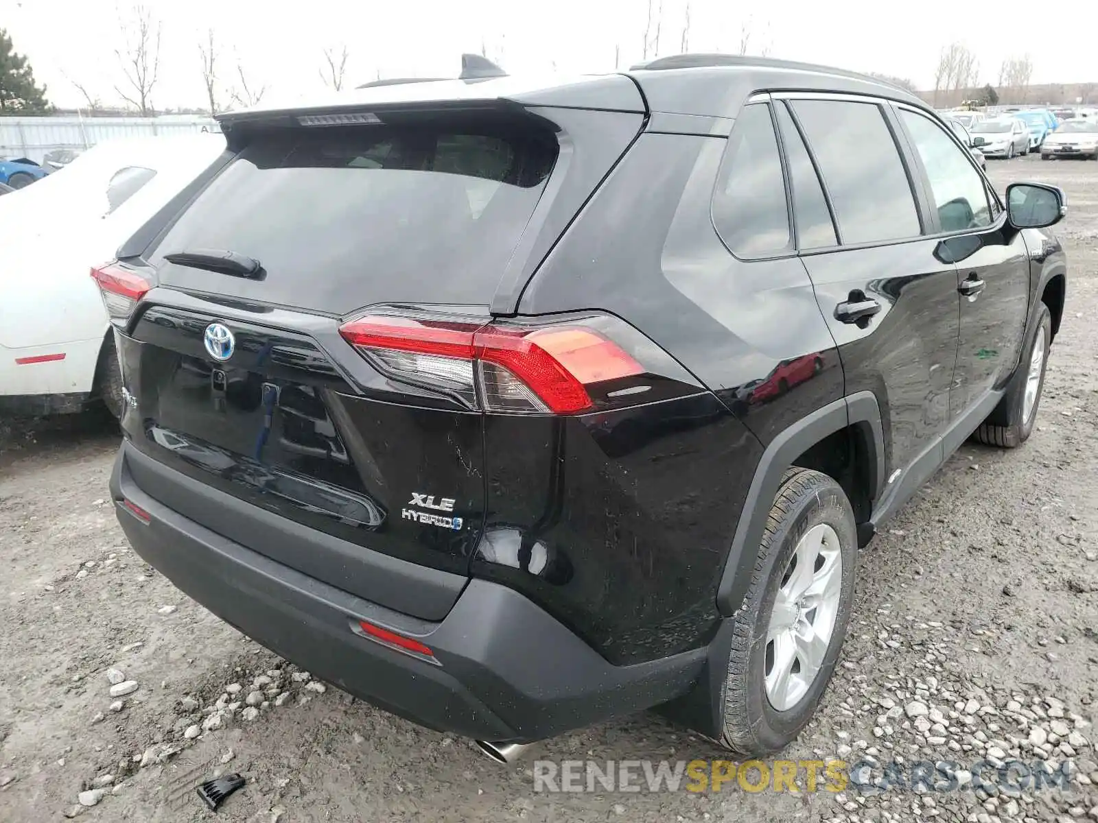 4 Photograph of a damaged car 2T3RWRFV9LW098863 TOYOTA RAV4 2020