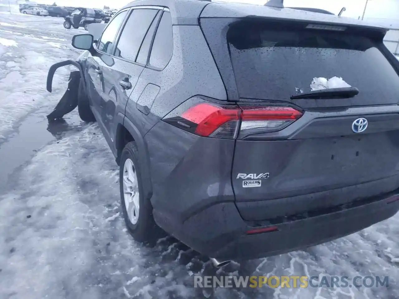 3 Photograph of a damaged car 2T3RWRFVXLW055164 TOYOTA RAV4 2020