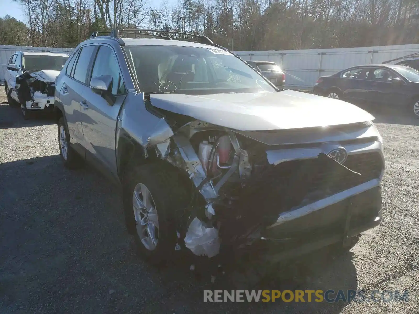 1 Photograph of a damaged car 2T3RWRFVXLW055309 TOYOTA RAV4 2020