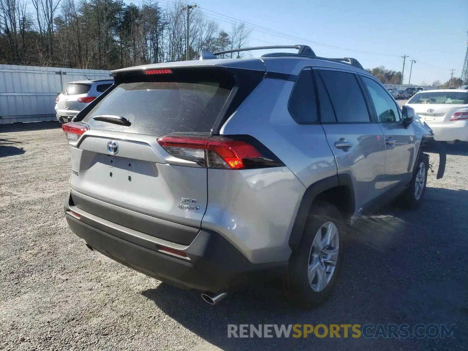 4 Photograph of a damaged car 2T3RWRFVXLW055309 TOYOTA RAV4 2020