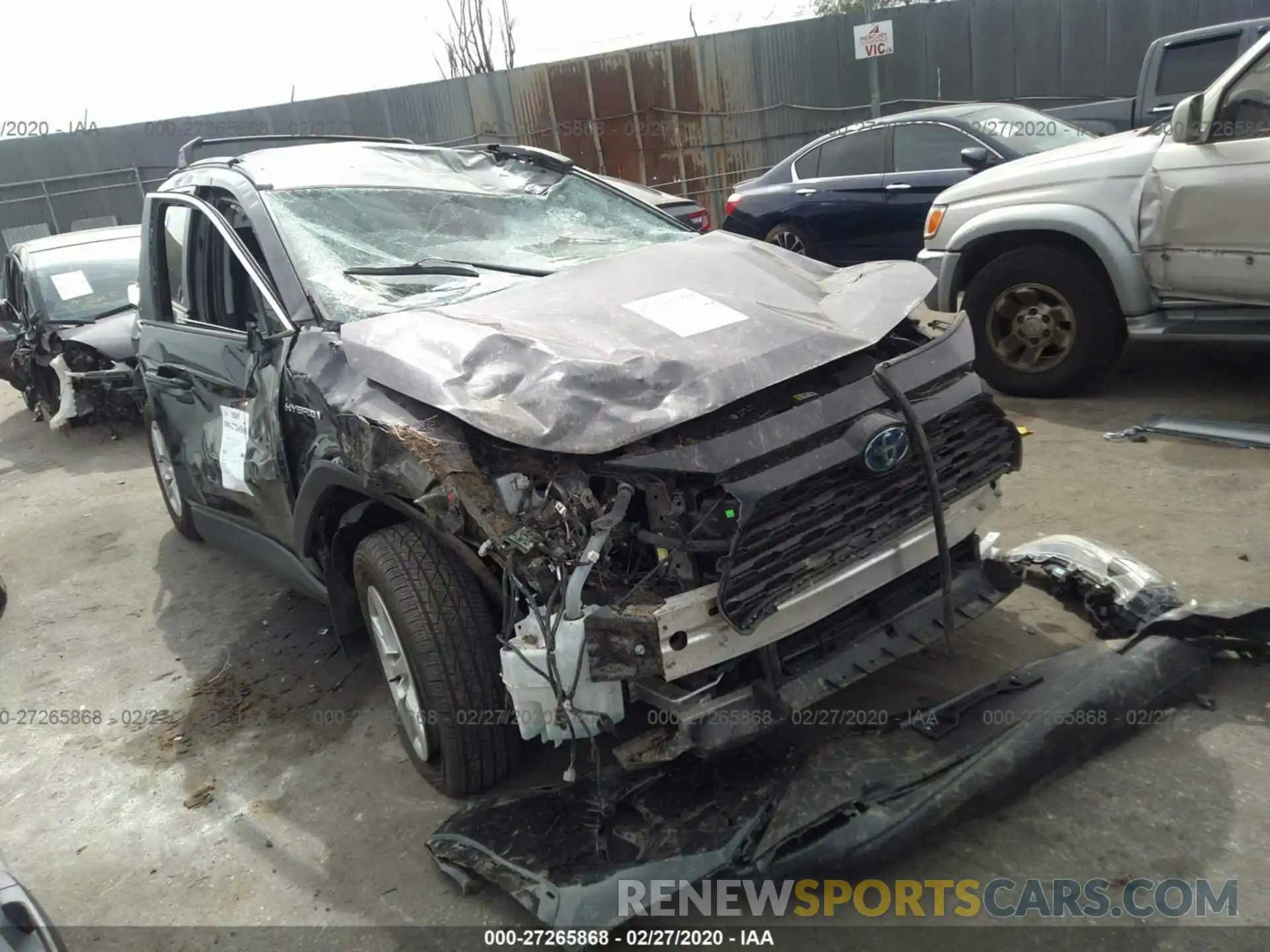 1 Photograph of a damaged car 2T3RWRFVXLW055570 TOYOTA RAV4 2020