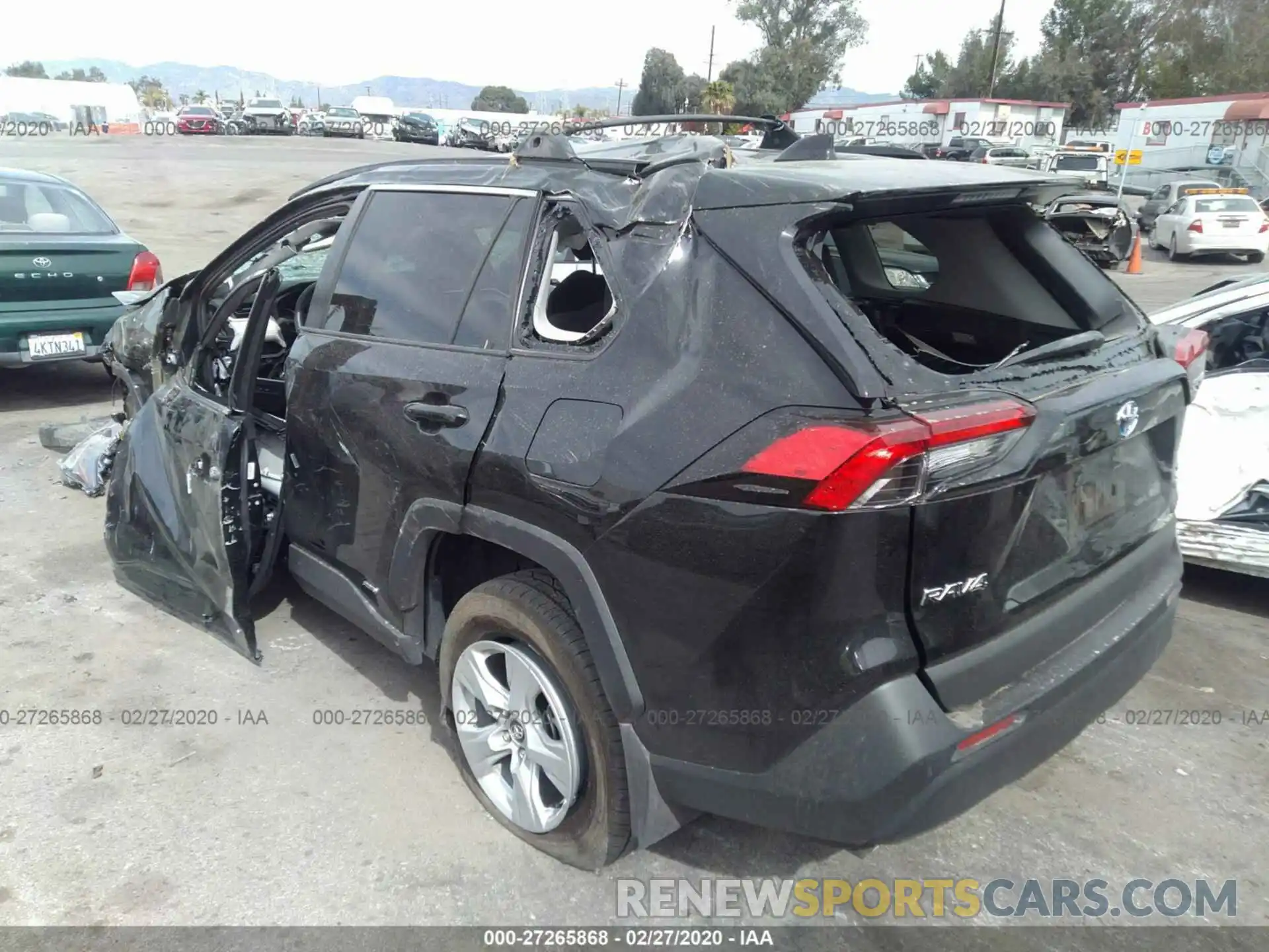 3 Photograph of a damaged car 2T3RWRFVXLW055570 TOYOTA RAV4 2020