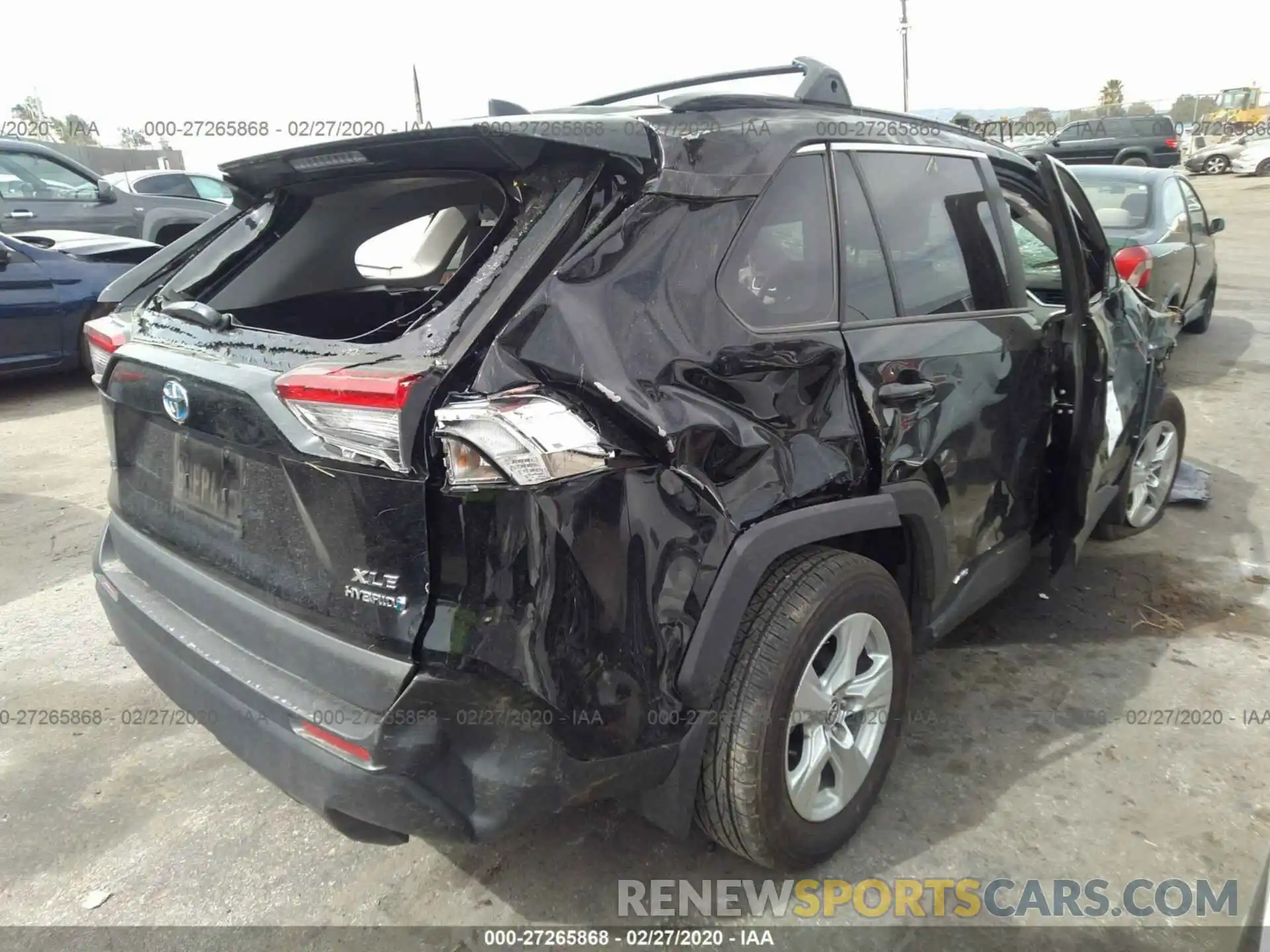 4 Photograph of a damaged car 2T3RWRFVXLW055570 TOYOTA RAV4 2020