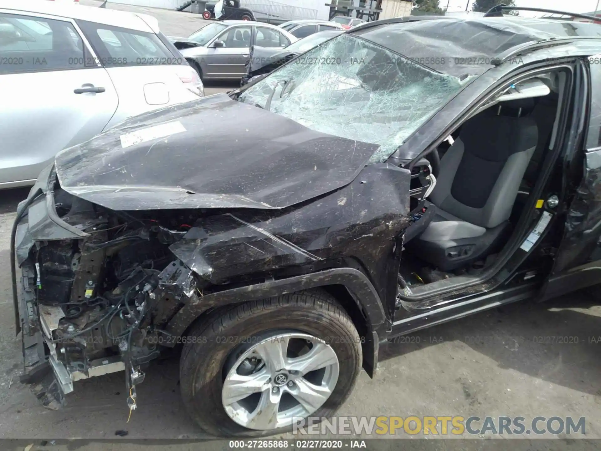 6 Photograph of a damaged car 2T3RWRFVXLW055570 TOYOTA RAV4 2020