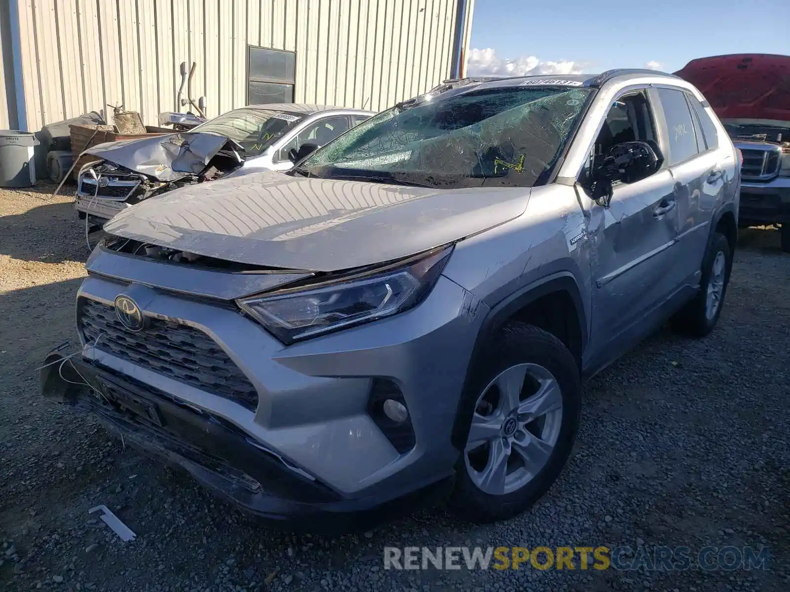 2 Photograph of a damaged car 2T3RWRFVXLW060199 TOYOTA RAV4 2020