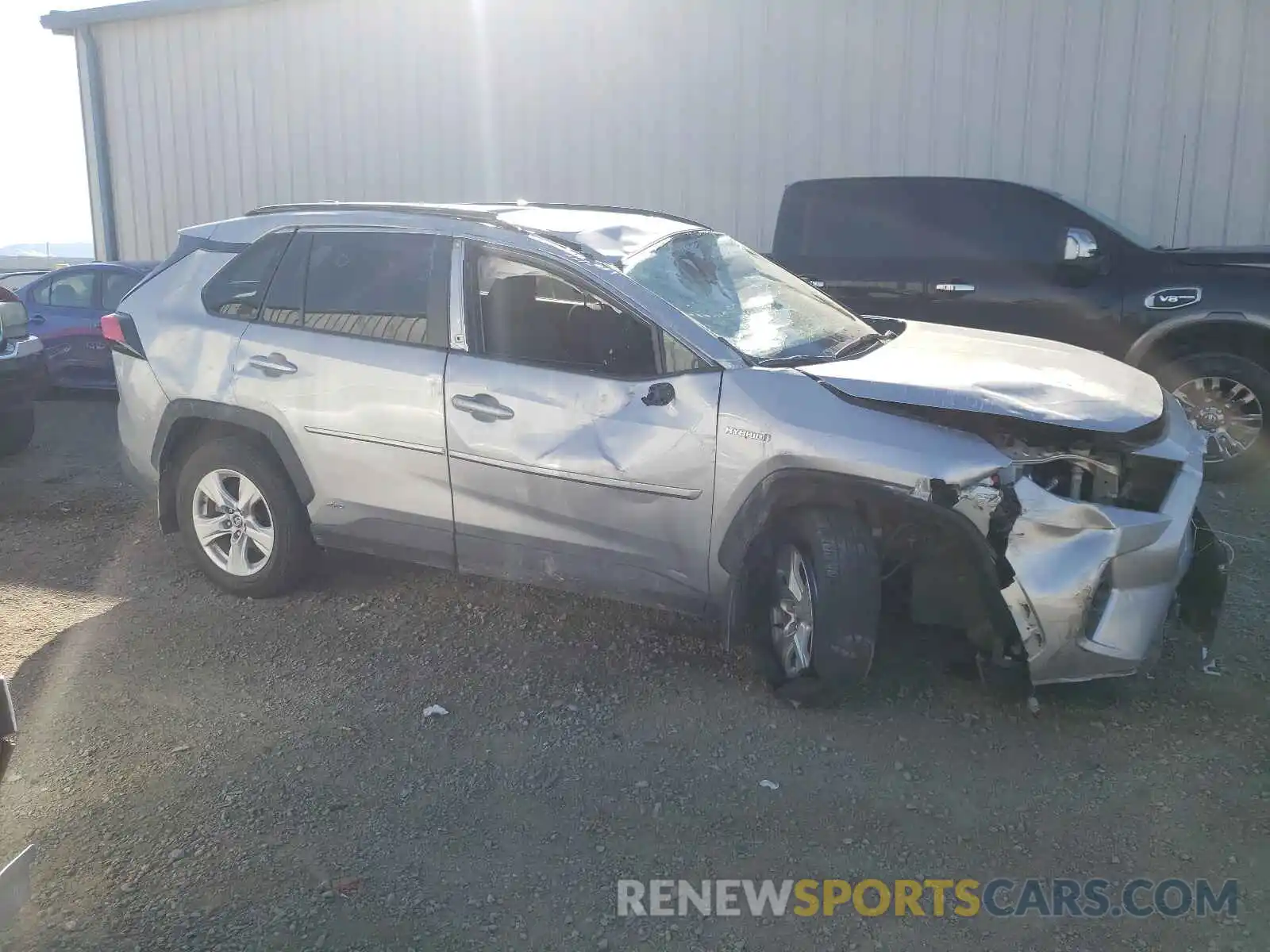 9 Photograph of a damaged car 2T3RWRFVXLW060199 TOYOTA RAV4 2020