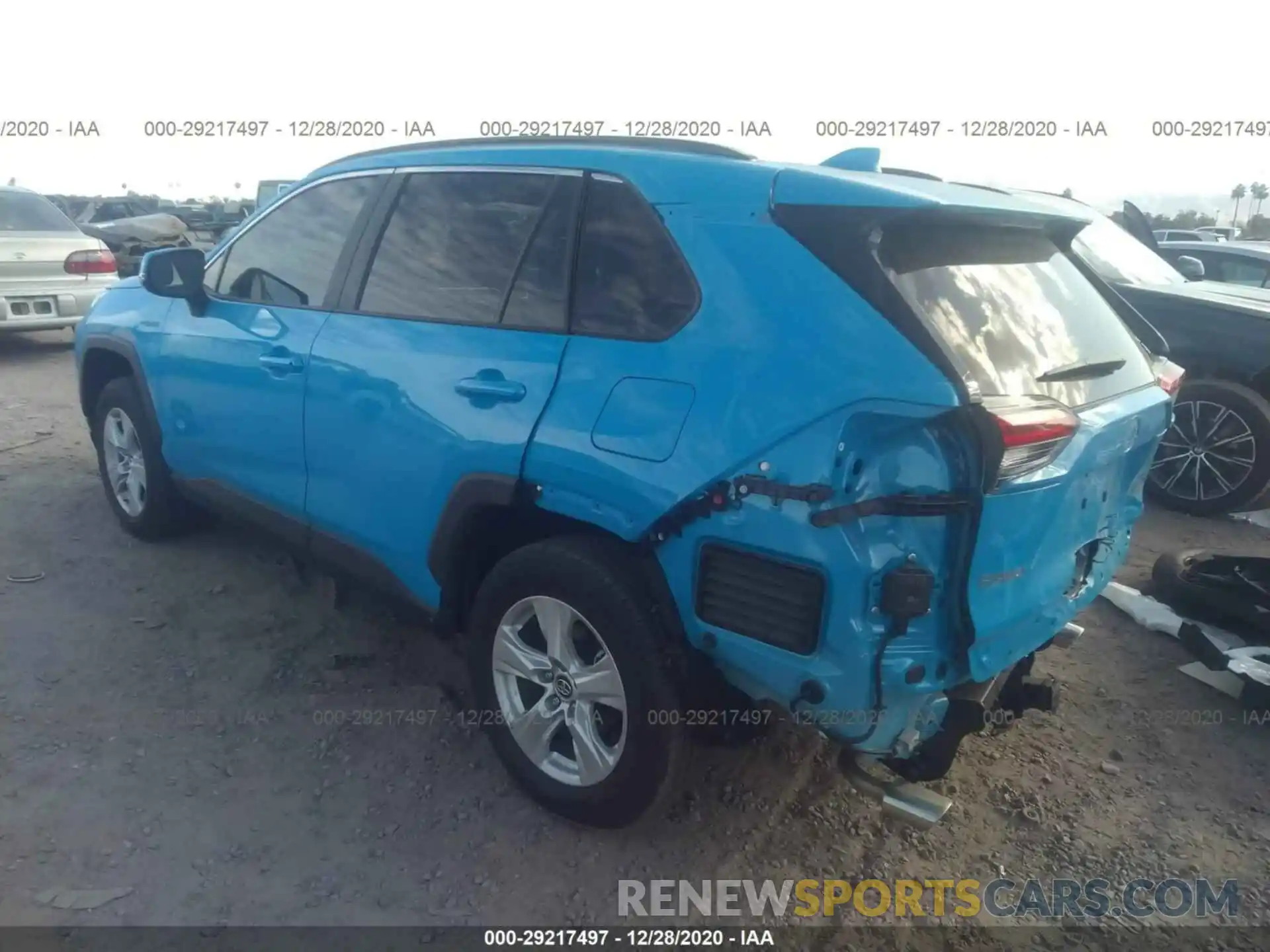 3 Фотография поврежденного автомобиля 2T3RWRFVXLW060249 TOYOTA RAV4 2020