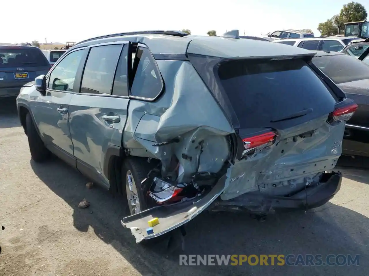 3 Photograph of a damaged car 2T3RWRFVXLW063684 TOYOTA RAV4 2020