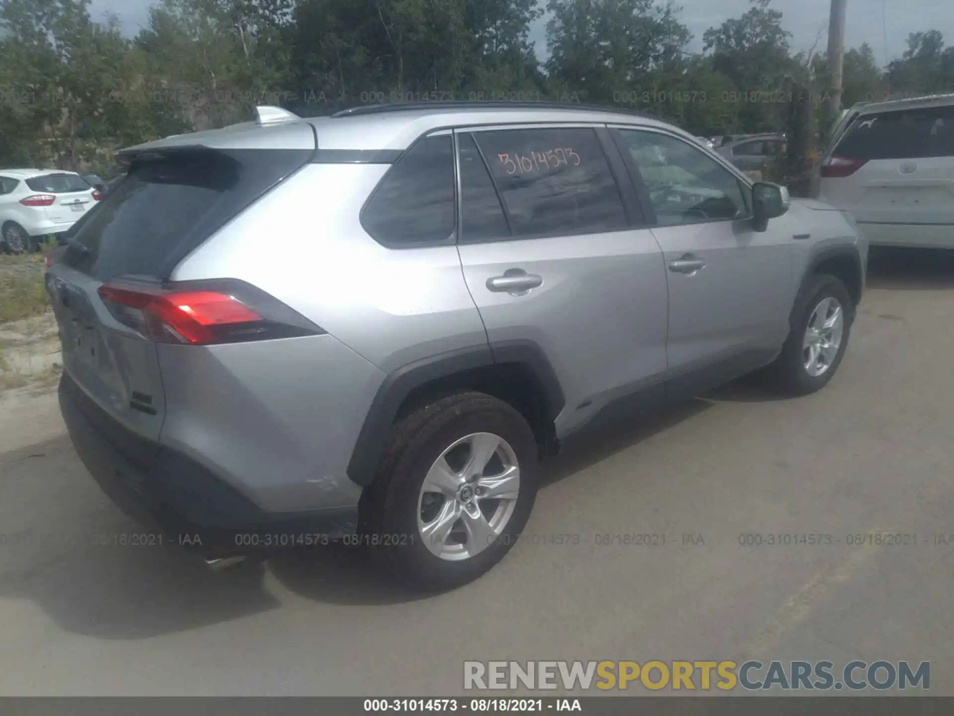 4 Photograph of a damaged car 2T3RWRFVXLW070246 TOYOTA RAV4 2020