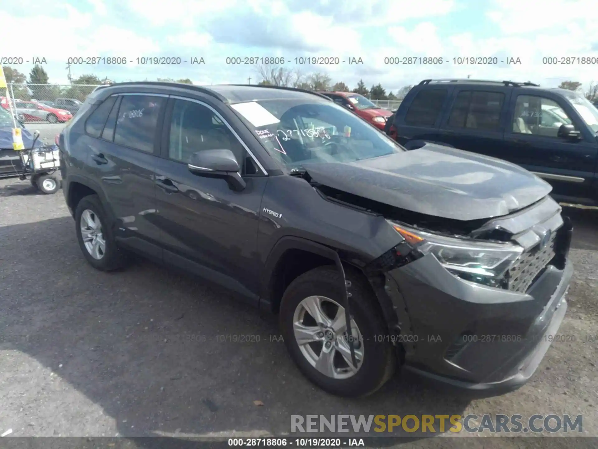 1 Photograph of a damaged car 2T3RWRFVXLW073650 TOYOTA RAV4 2020