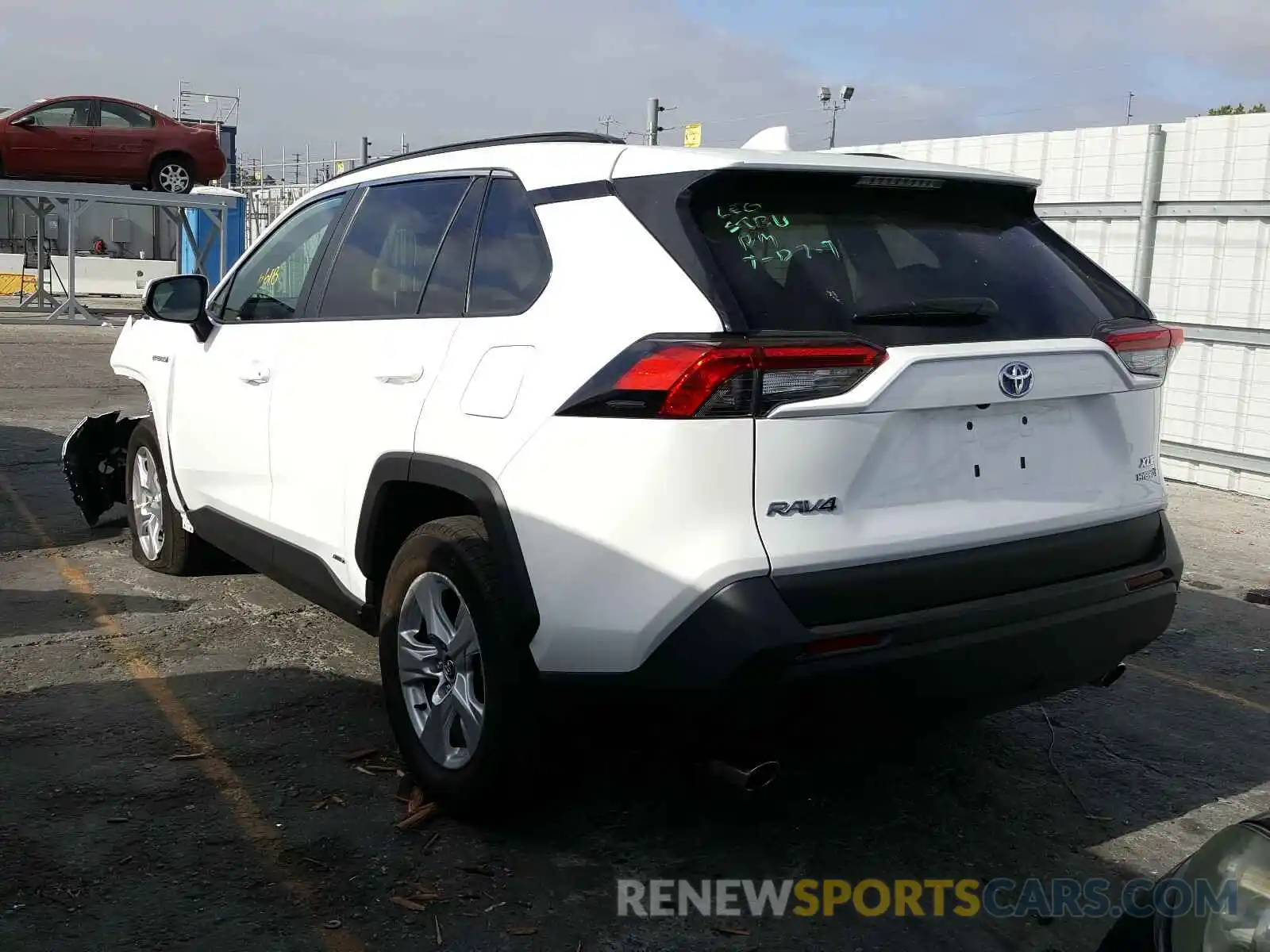 3 Photograph of a damaged car 2T3RWRFVXLW078072 TOYOTA RAV4 2020