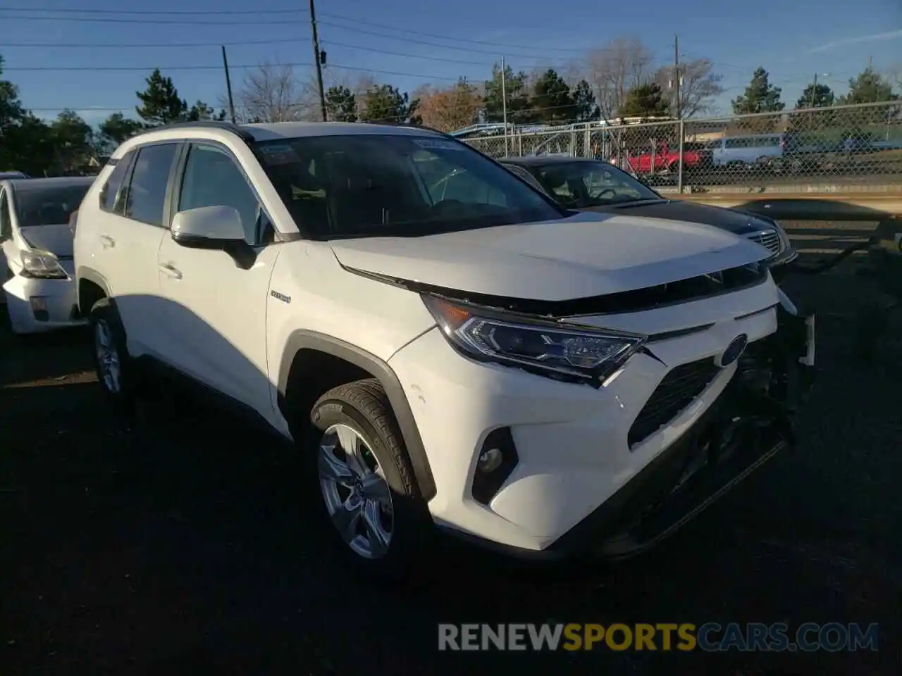 1 Photograph of a damaged car 2T3RWRFVXLW078685 TOYOTA RAV4 2020