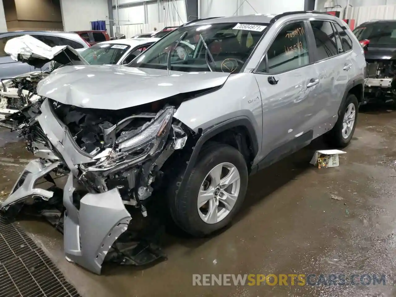 2 Photograph of a damaged car 2T3RWRFVXLW084812 TOYOTA RAV4 2020