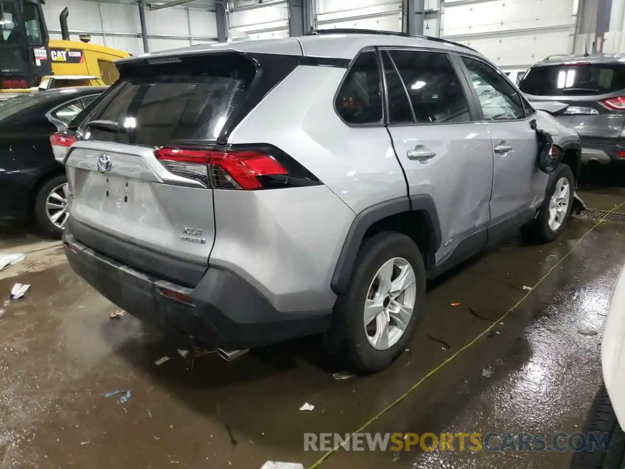 4 Photograph of a damaged car 2T3RWRFVXLW084812 TOYOTA RAV4 2020