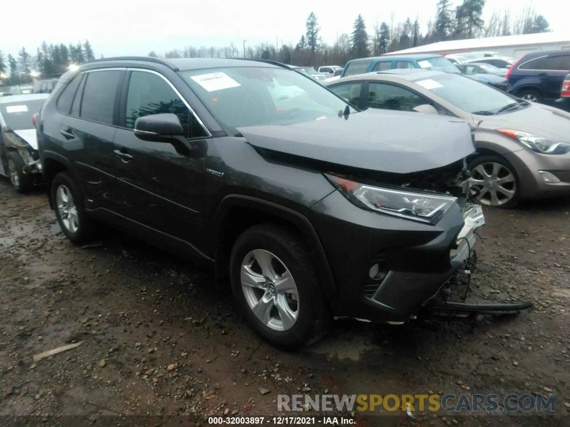 1 Photograph of a damaged car 2T3RWRFVXLW088780 TOYOTA RAV4 2020