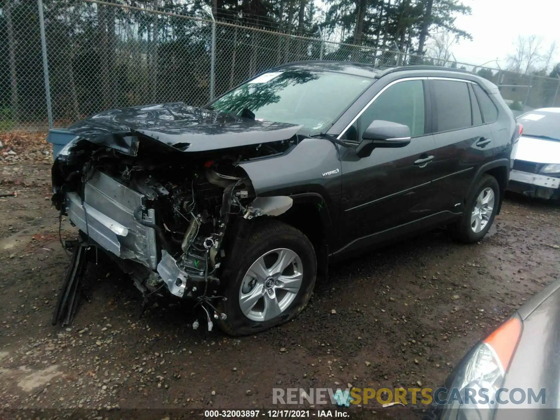 2 Photograph of a damaged car 2T3RWRFVXLW088780 TOYOTA RAV4 2020