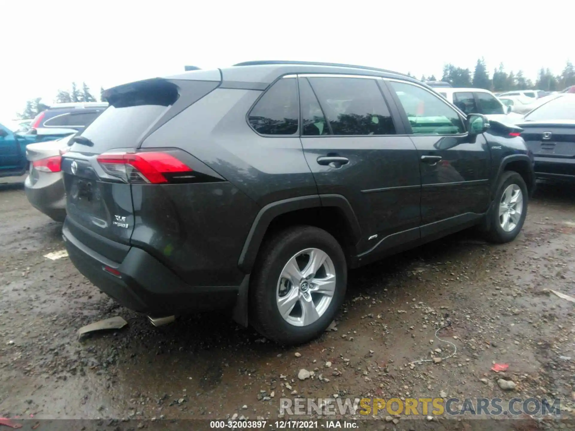 4 Photograph of a damaged car 2T3RWRFVXLW088780 TOYOTA RAV4 2020