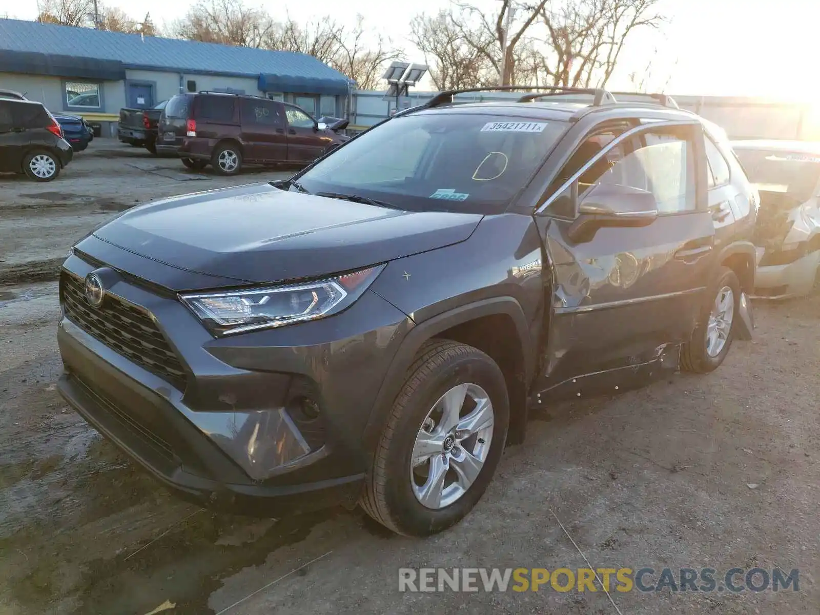 2 Photograph of a damaged car 2T3RWRFVXLW097947 TOYOTA RAV4 2020