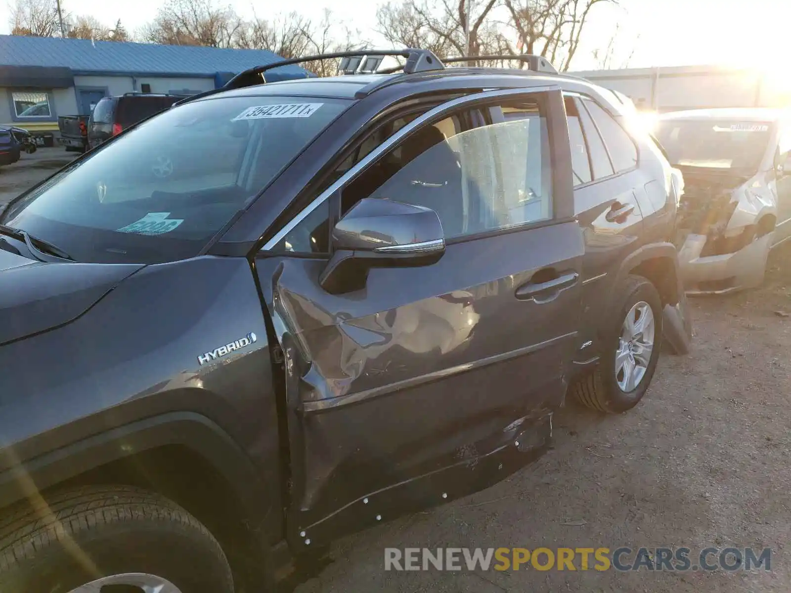 9 Photograph of a damaged car 2T3RWRFVXLW097947 TOYOTA RAV4 2020