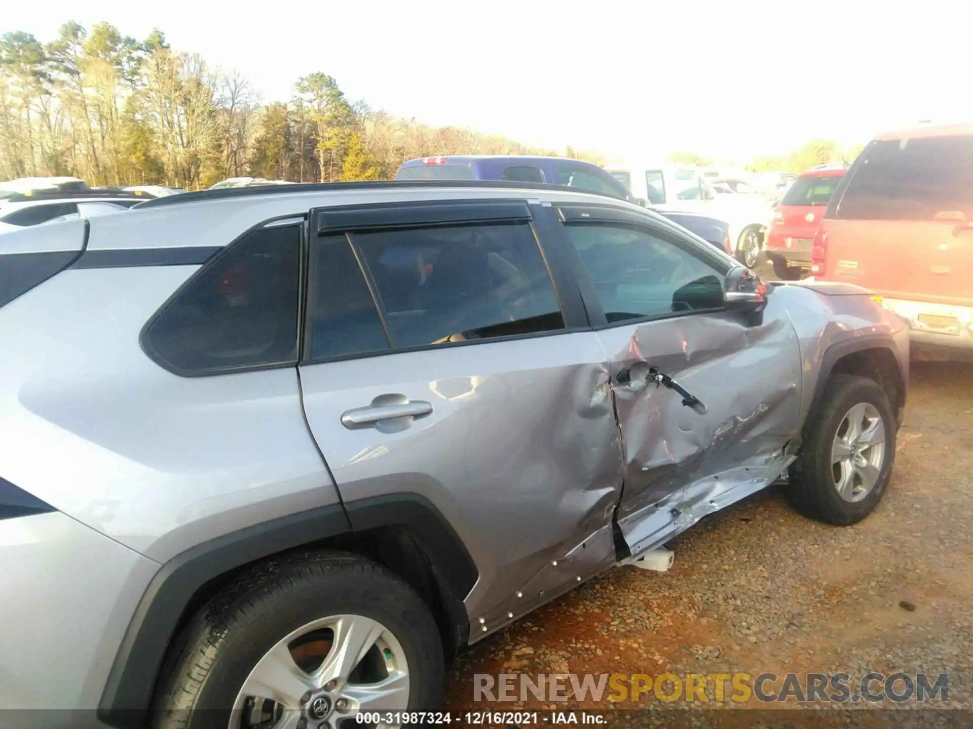 6 Photograph of a damaged car 2T3W1RFV0LC034052 TOYOTA RAV4 2020