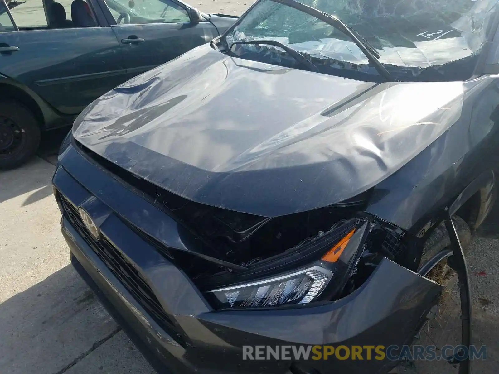 7 Photograph of a damaged car 2T3W1RFV0LC036383 TOYOTA RAV4 2020