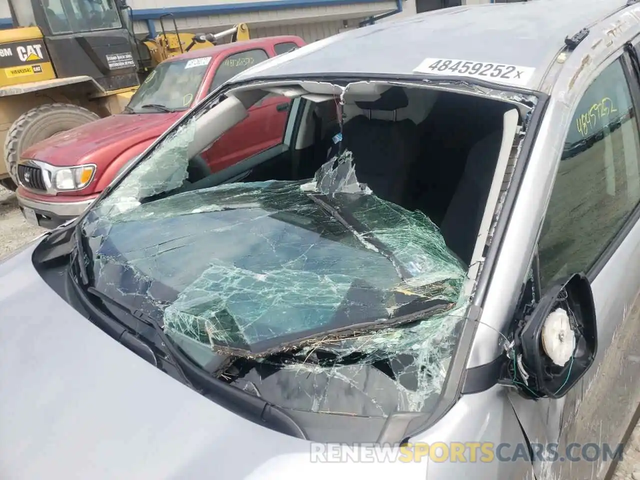 9 Photograph of a damaged car 2T3W1RFV0LC043804 TOYOTA RAV4 2020