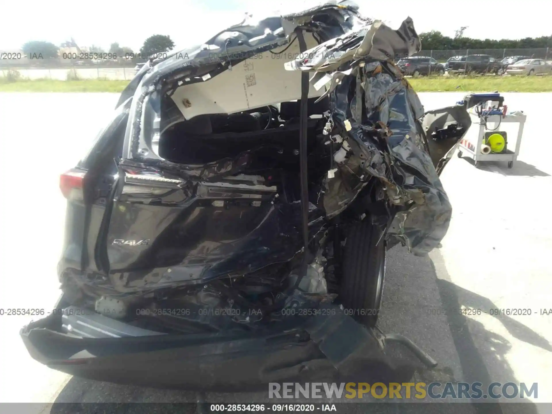 6 Photograph of a damaged car 2T3W1RFV0LC046167 TOYOTA RAV4 2020