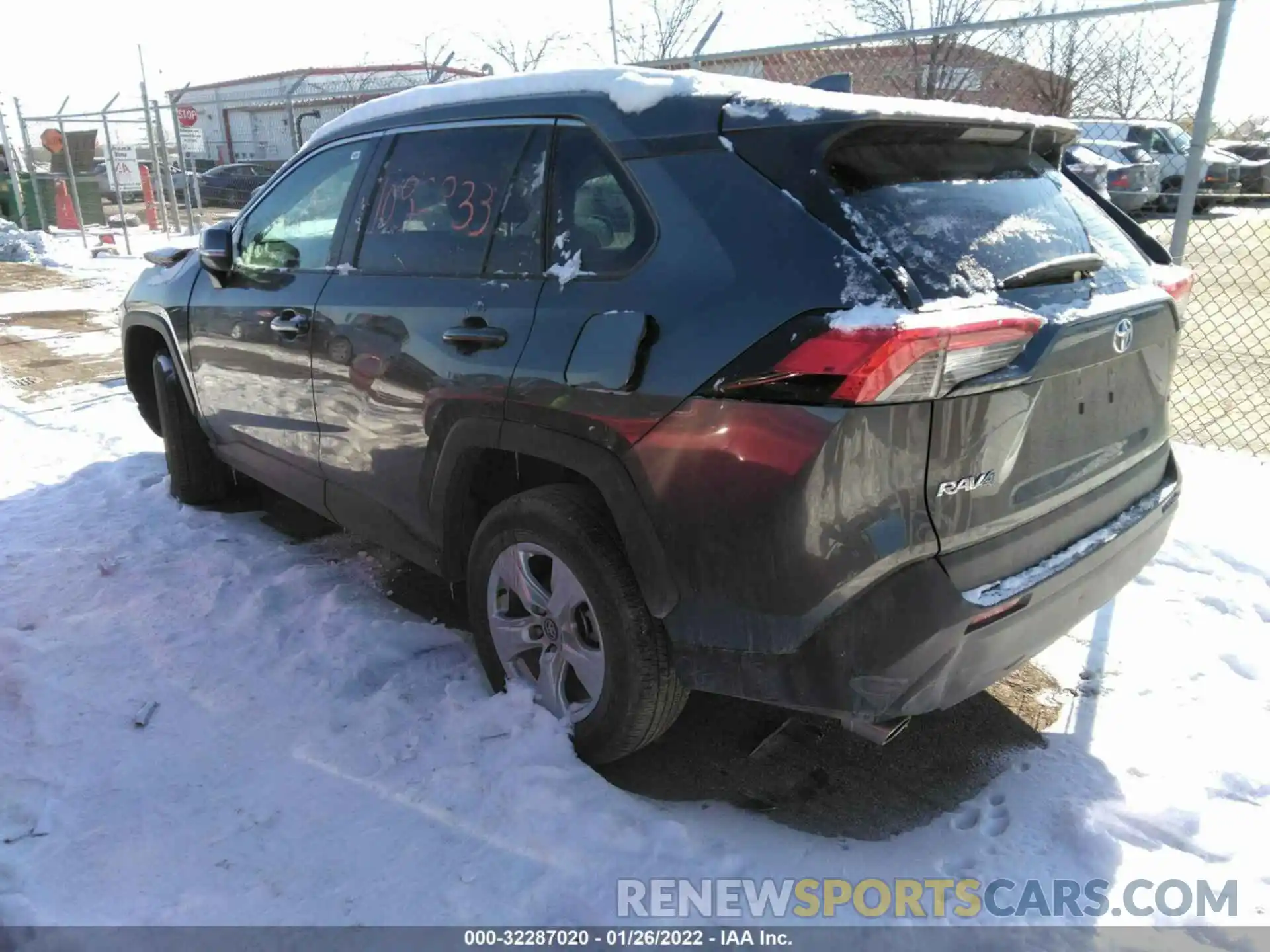 3 Фотография поврежденного автомобиля 2T3W1RFV0LC052874 TOYOTA RAV4 2020