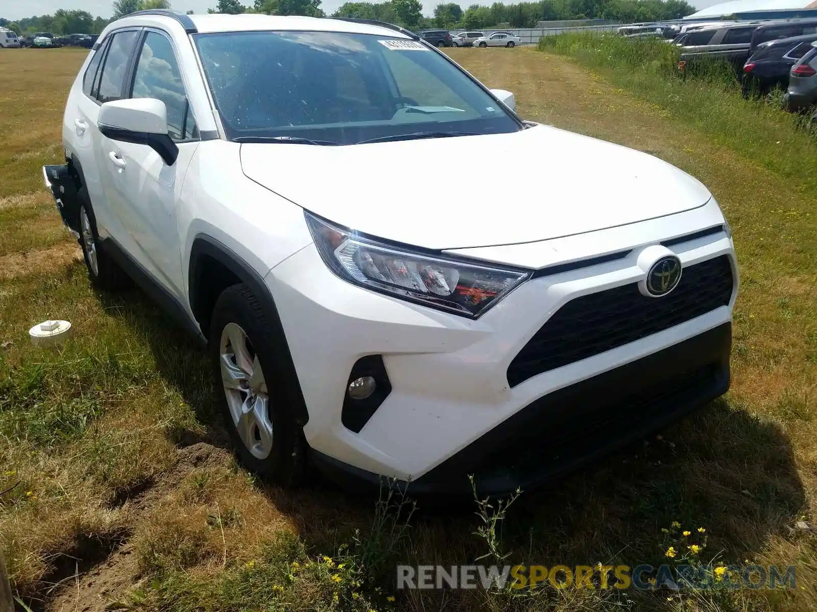 1 Photograph of a damaged car 2T3W1RFV0LC053197 TOYOTA RAV4 2020