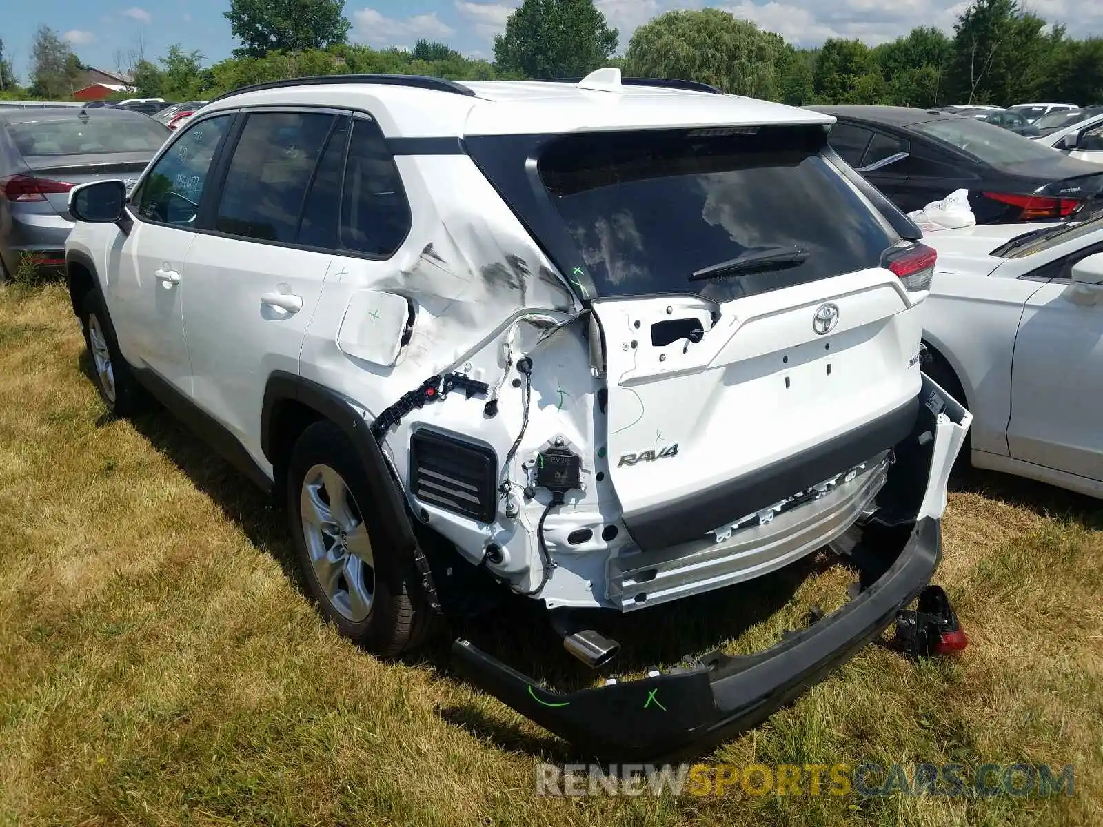 3 Photograph of a damaged car 2T3W1RFV0LC053197 TOYOTA RAV4 2020