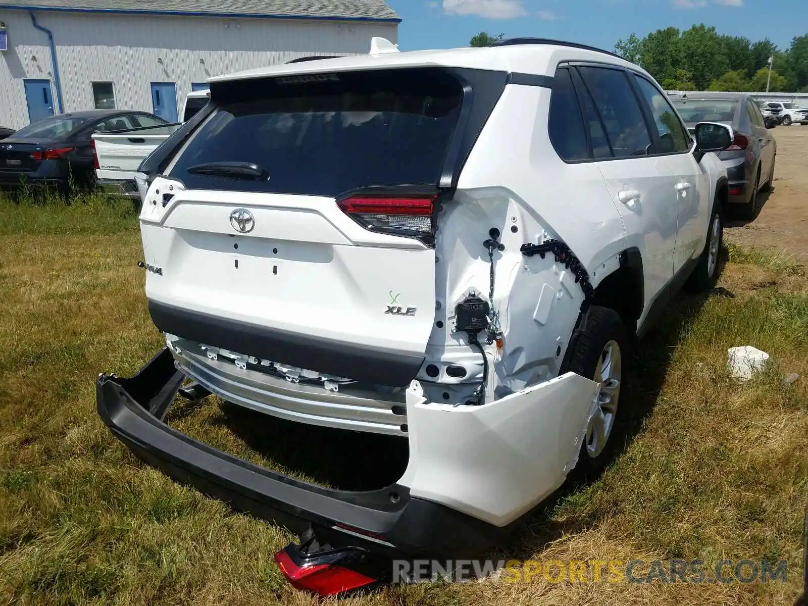 4 Photograph of a damaged car 2T3W1RFV0LC053197 TOYOTA RAV4 2020