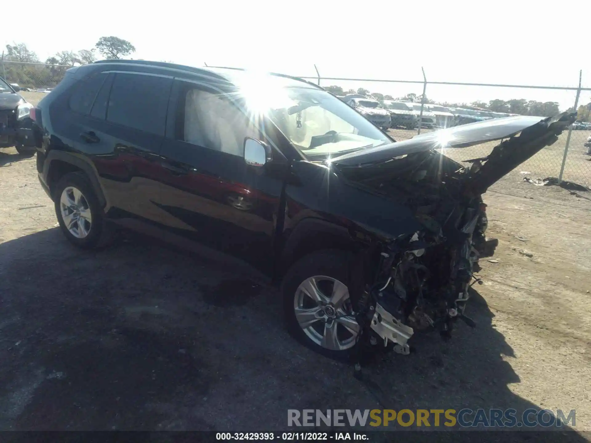 1 Photograph of a damaged car 2T3W1RFV0LC053801 TOYOTA RAV4 2020