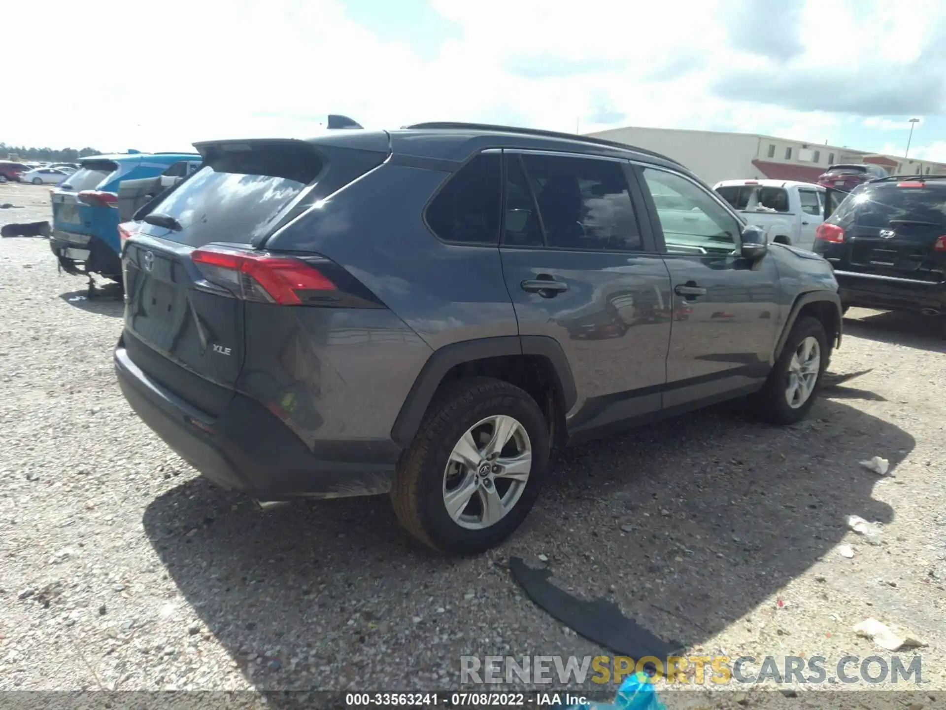 4 Photograph of a damaged car 2T3W1RFV0LC060358 TOYOTA RAV4 2020