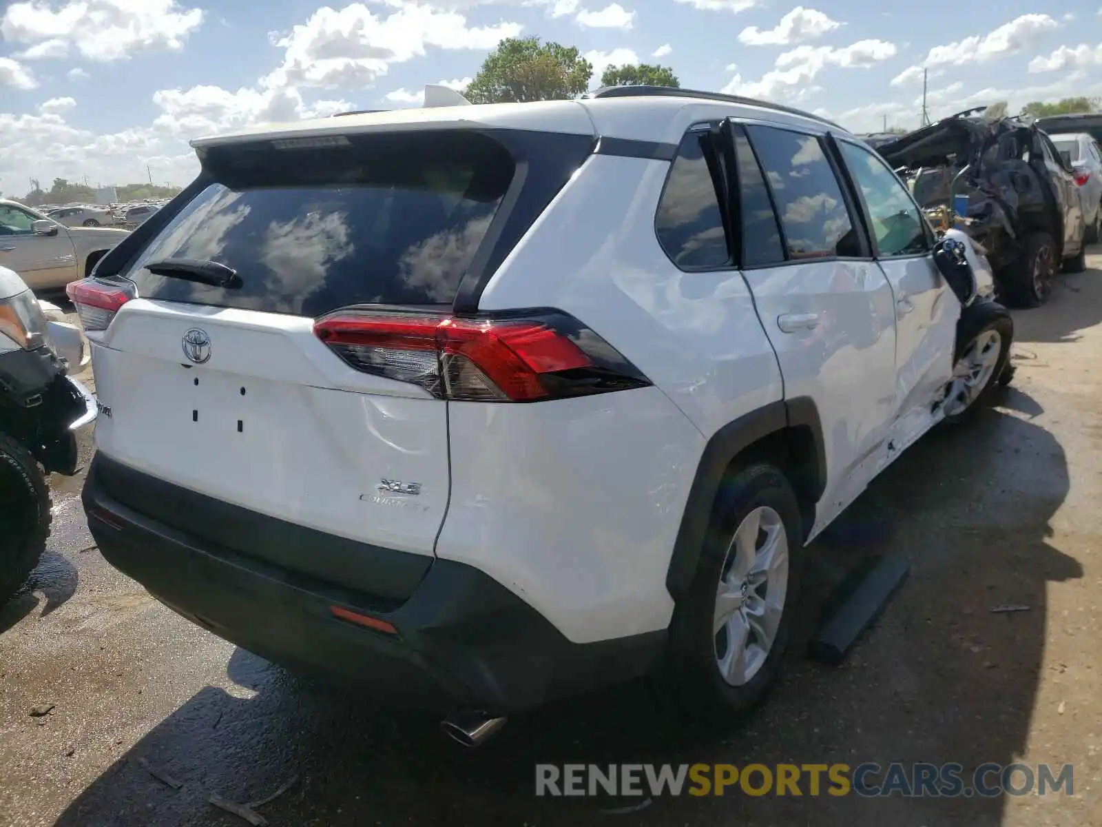 4 Photograph of a damaged car 2T3W1RFV0LC071716 TOYOTA RAV4 2020