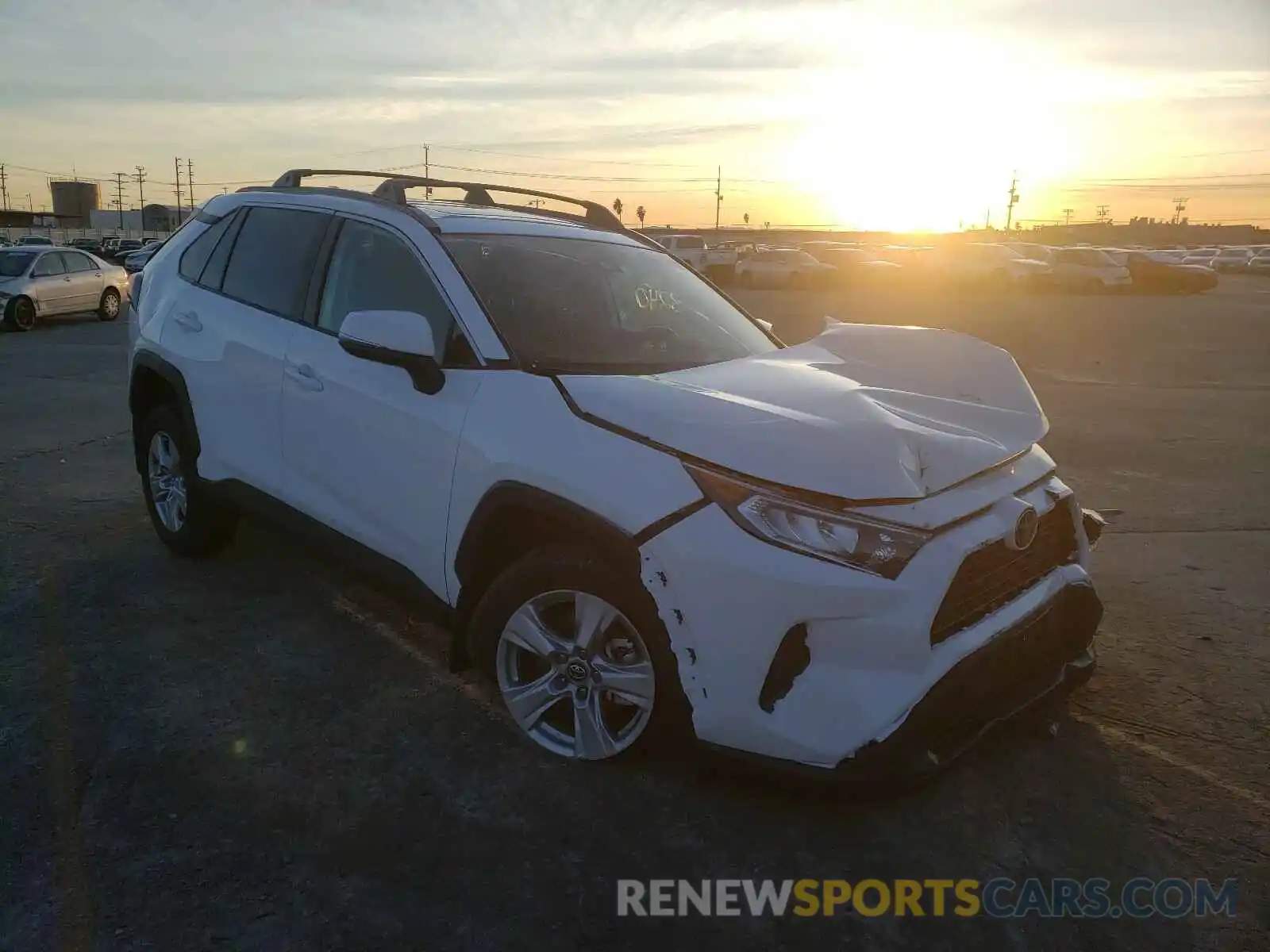 1 Photograph of a damaged car 2T3W1RFV0LC080982 TOYOTA RAV4 2020