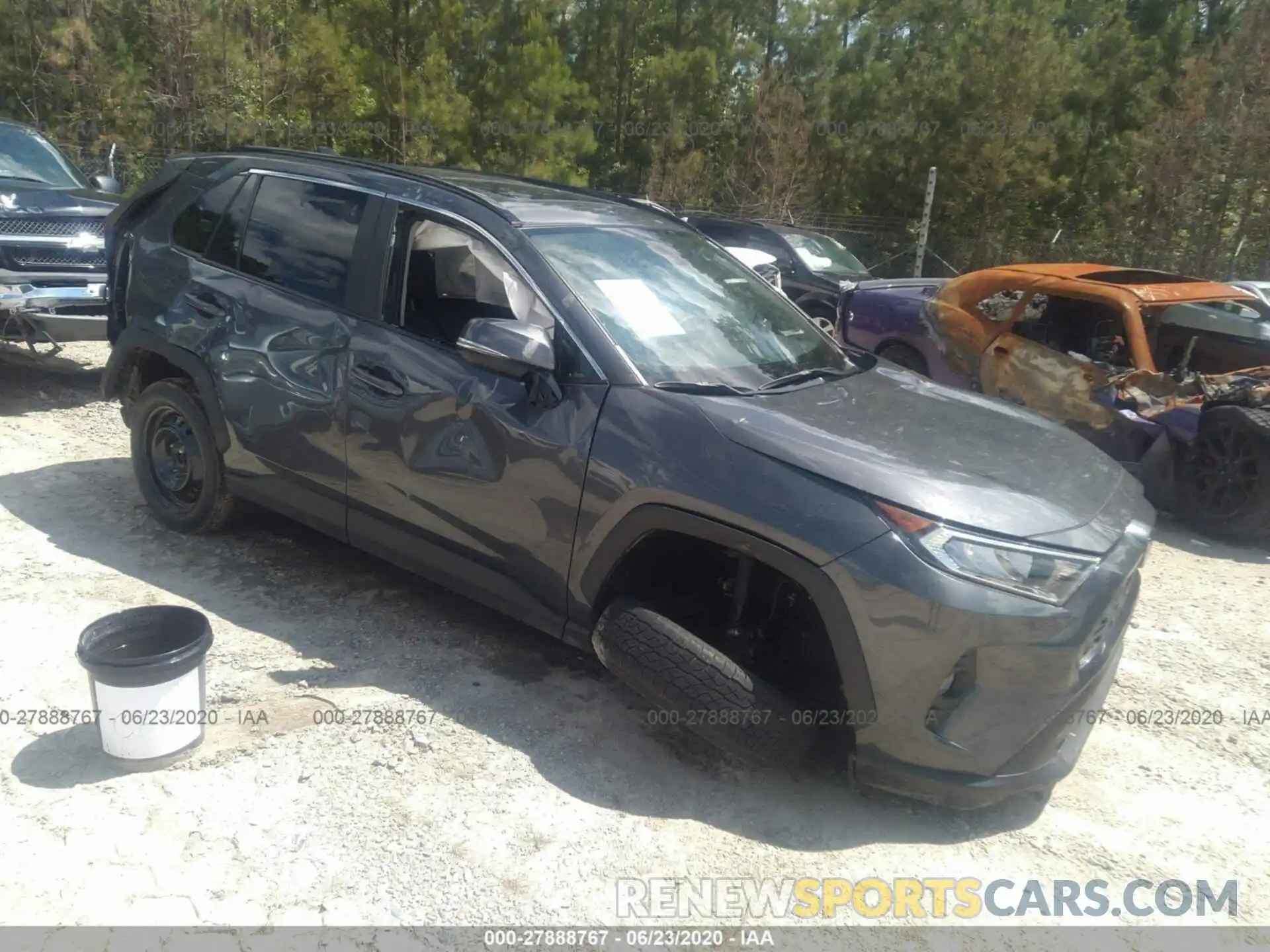 1 Photograph of a damaged car 2T3W1RFV0LW057667 TOYOTA RAV4 2020