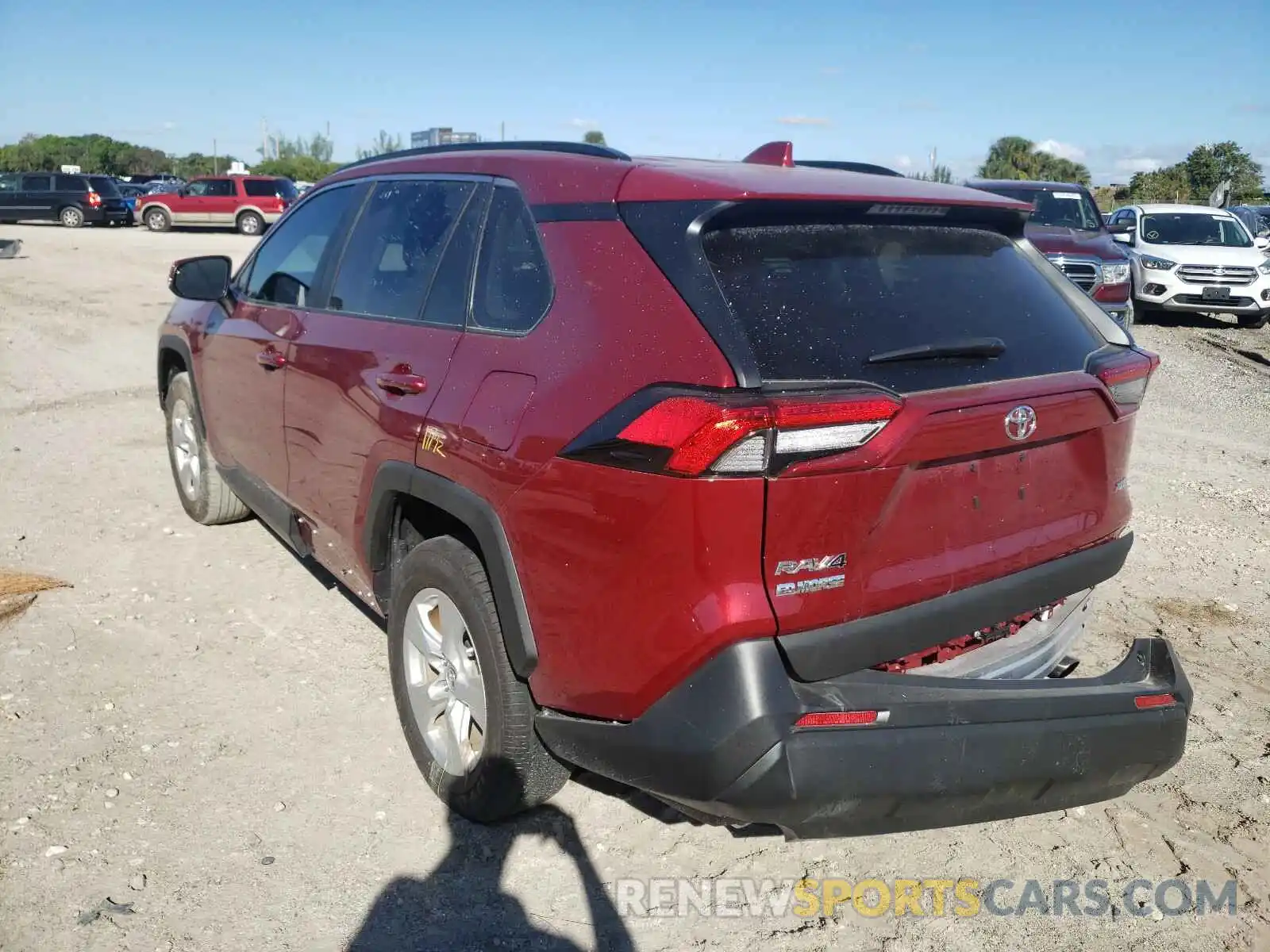 3 Photograph of a damaged car 2T3W1RFV0LW058284 TOYOTA RAV4 2020