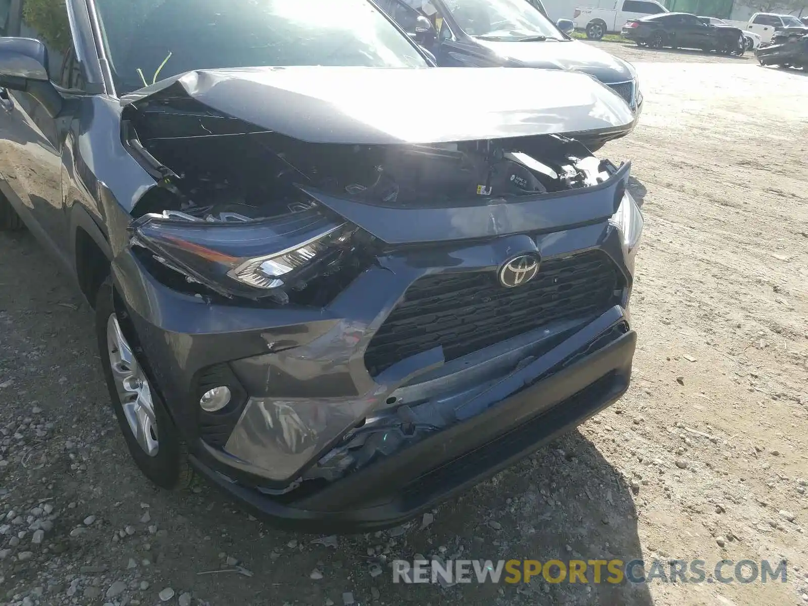 9 Photograph of a damaged car 2T3W1RFV0LW063291 TOYOTA RAV4 2020