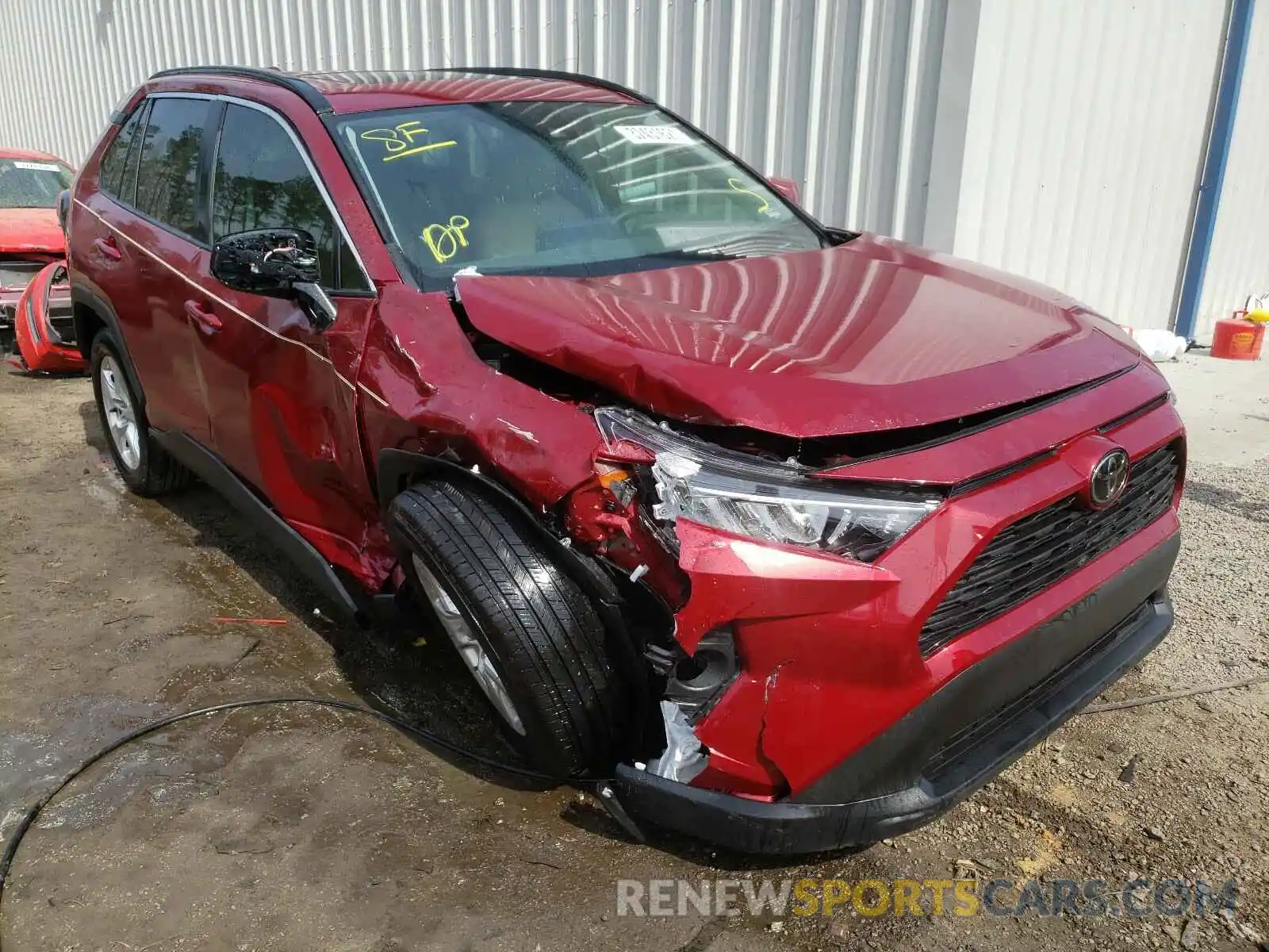 1 Photograph of a damaged car 2T3W1RFV0LW063906 TOYOTA RAV4 2020