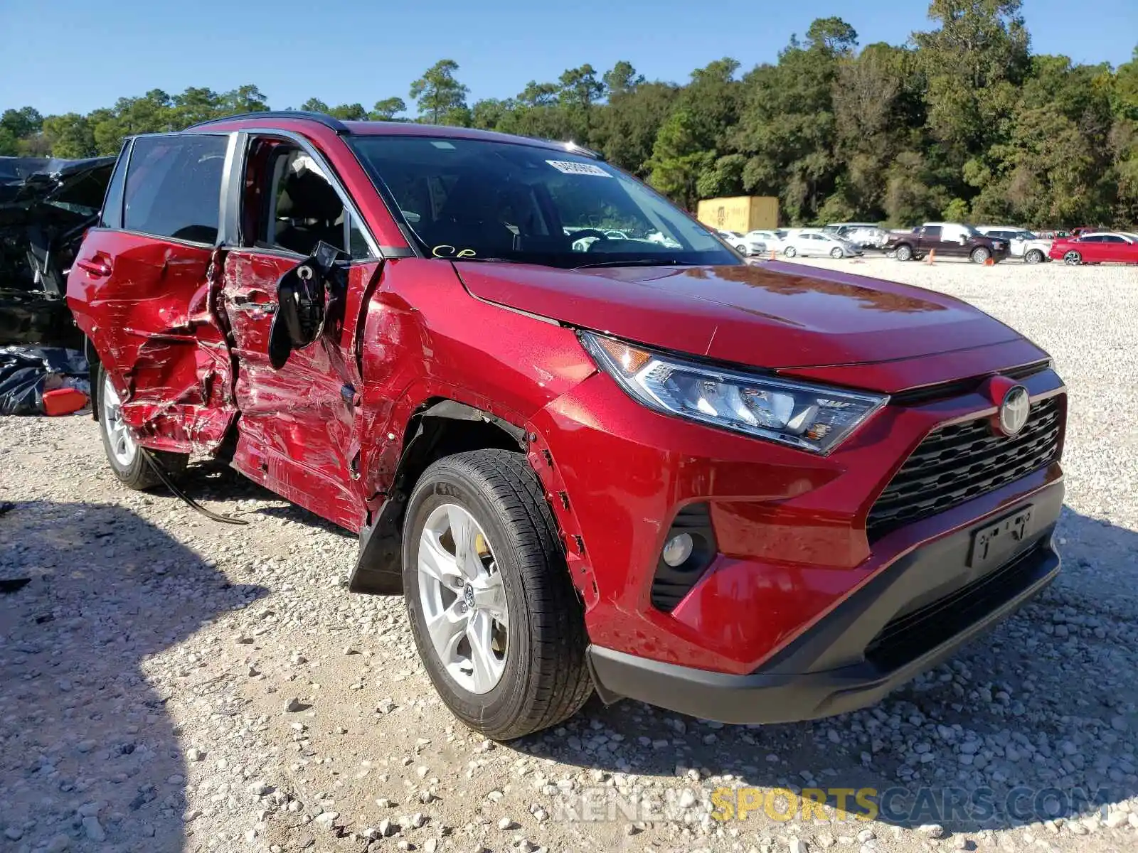 1 Photograph of a damaged car 2T3W1RFV0LW067213 TOYOTA RAV4 2020