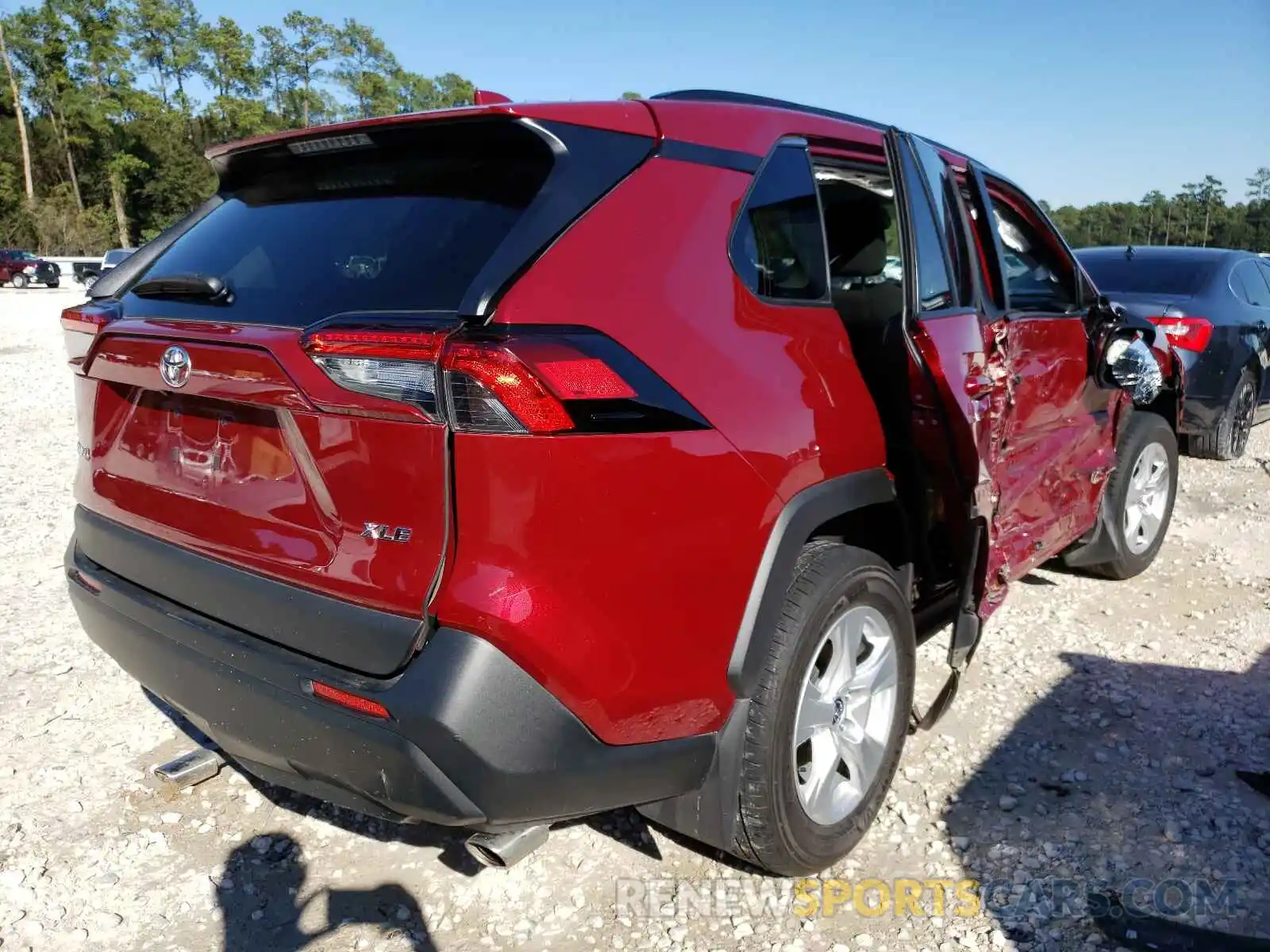 4 Photograph of a damaged car 2T3W1RFV0LW067213 TOYOTA RAV4 2020