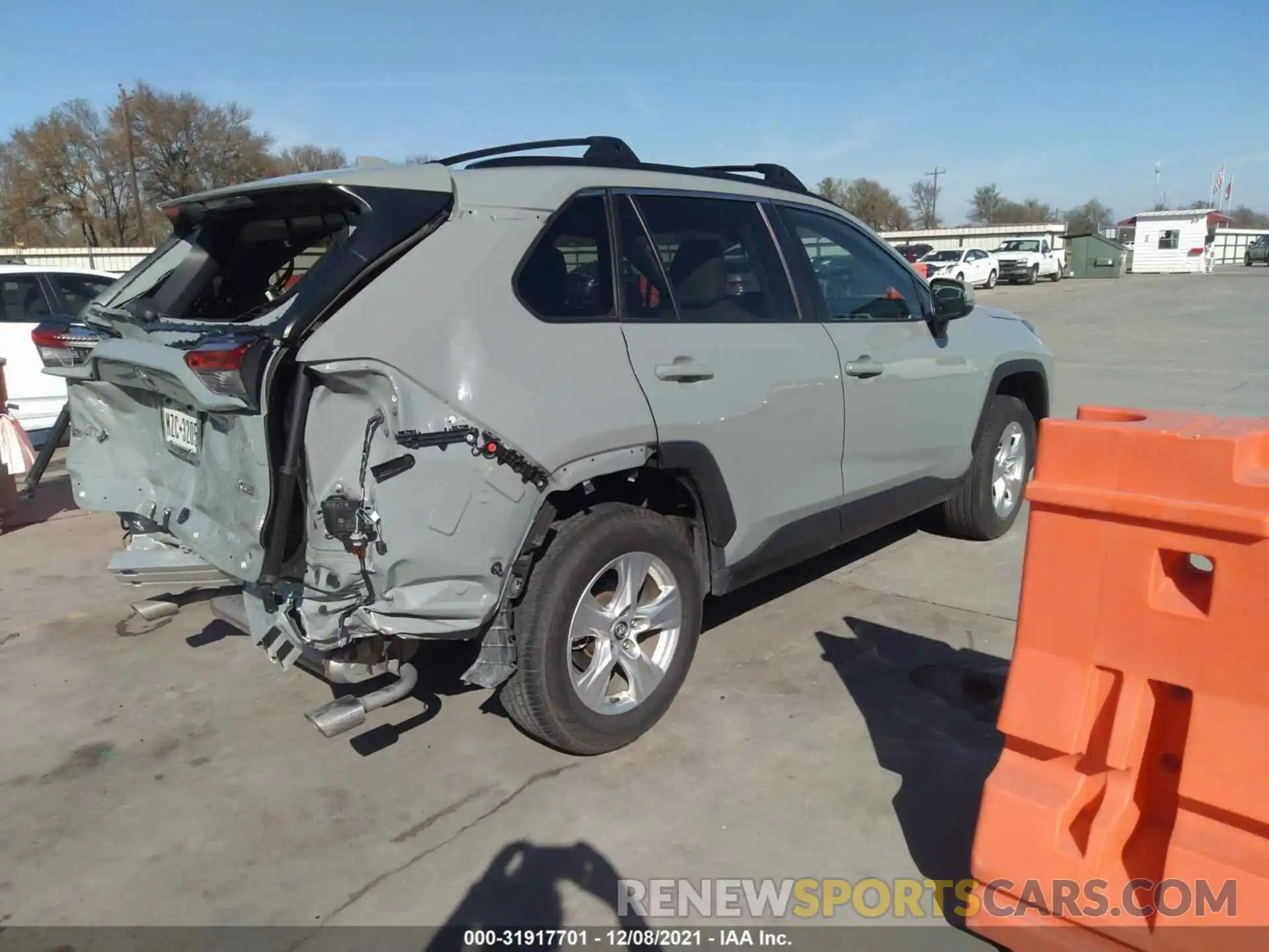 4 Photograph of a damaged car 2T3W1RFV0LW069768 TOYOTA RAV4 2020