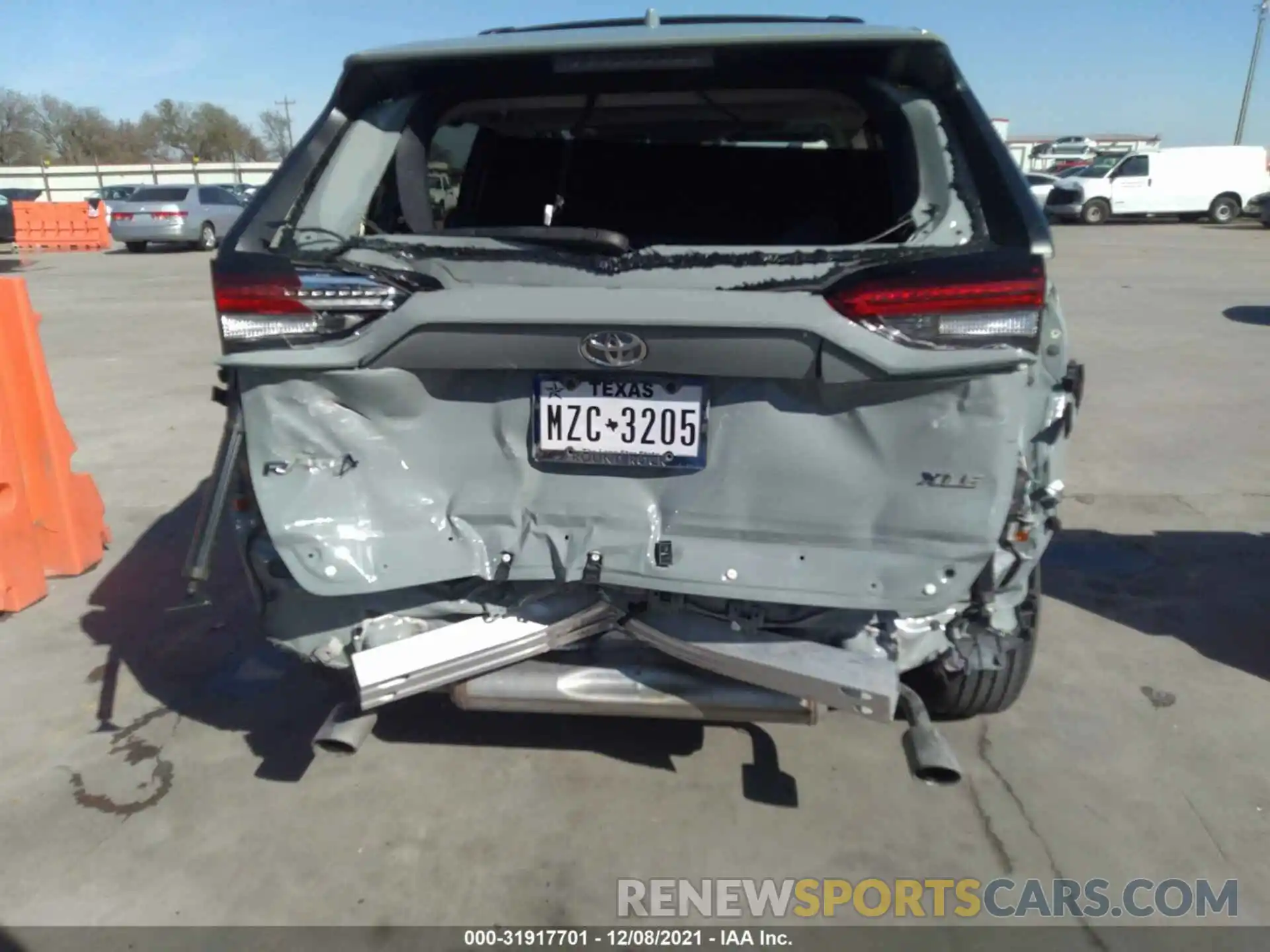 6 Photograph of a damaged car 2T3W1RFV0LW069768 TOYOTA RAV4 2020