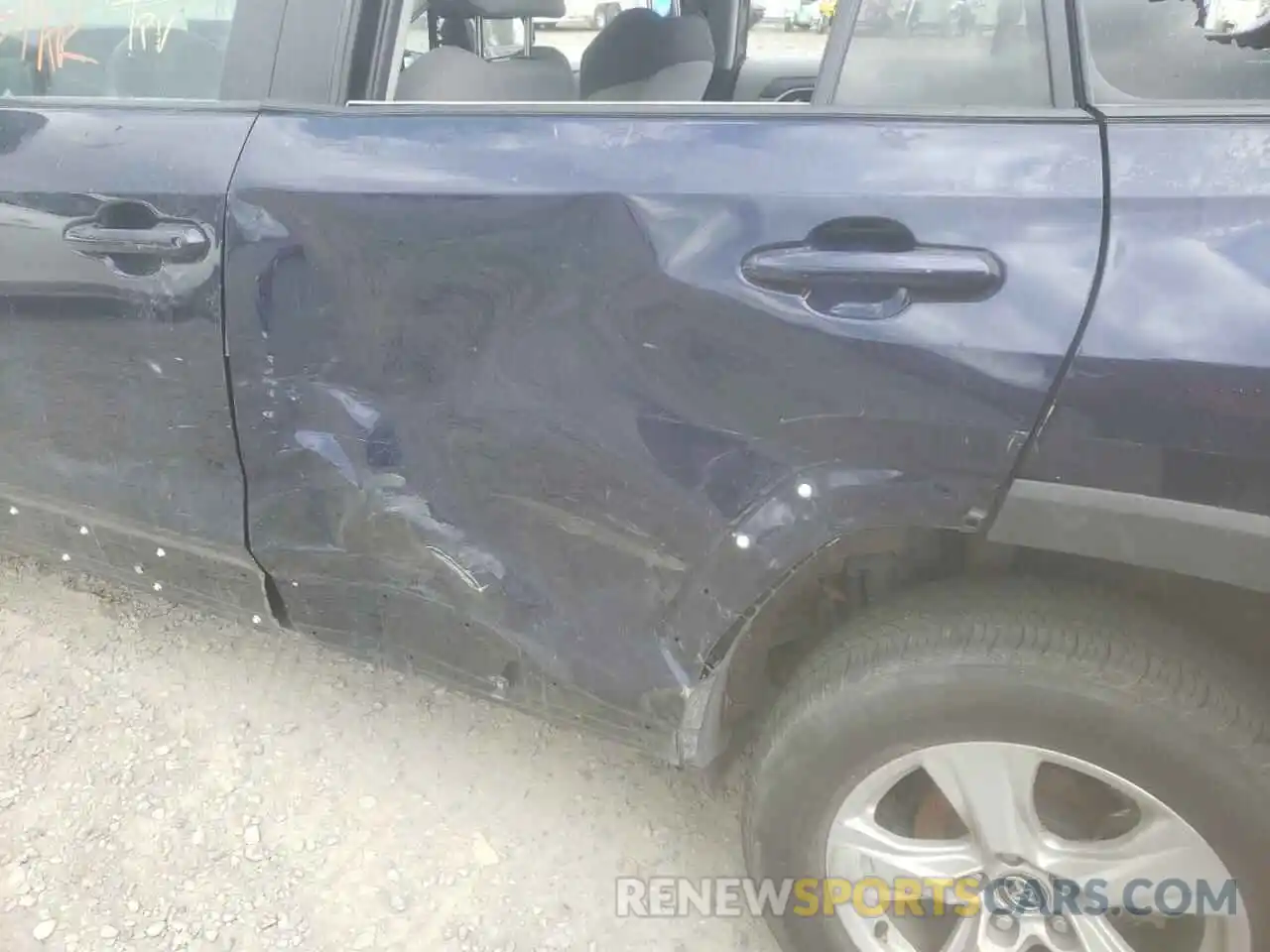 9 Photograph of a damaged car 2T3W1RFV0LW071312 TOYOTA RAV4 2020