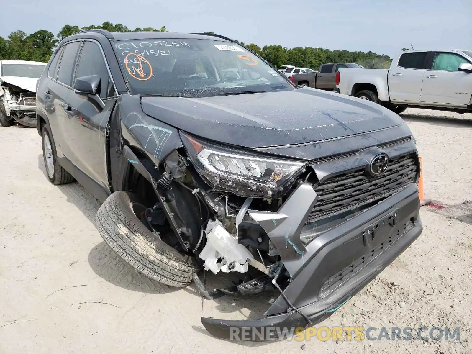 1 Photograph of a damaged car 2T3W1RFV0LW072976 TOYOTA RAV4 2020